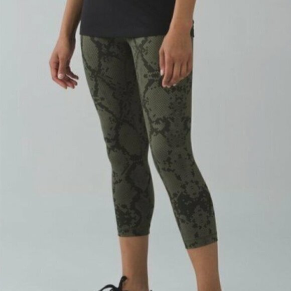 Lululemon Wunder Under Crop III Full-On Luon Ziggy Snake Fatigue Gator Green 6 - Picture 3 of 9